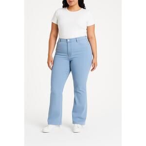 NWT SimplyBe Womens Light Wash 5 Pocket Flared Classic Jeans US 28 -Flaws